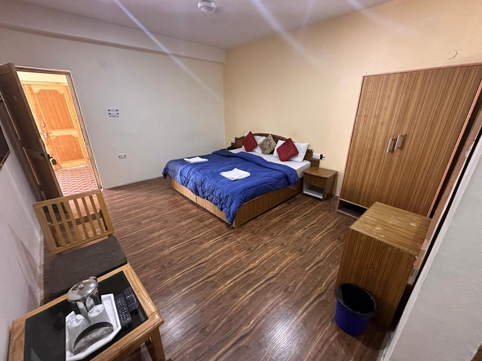 Hotel Wang Residency 레 외부 사진